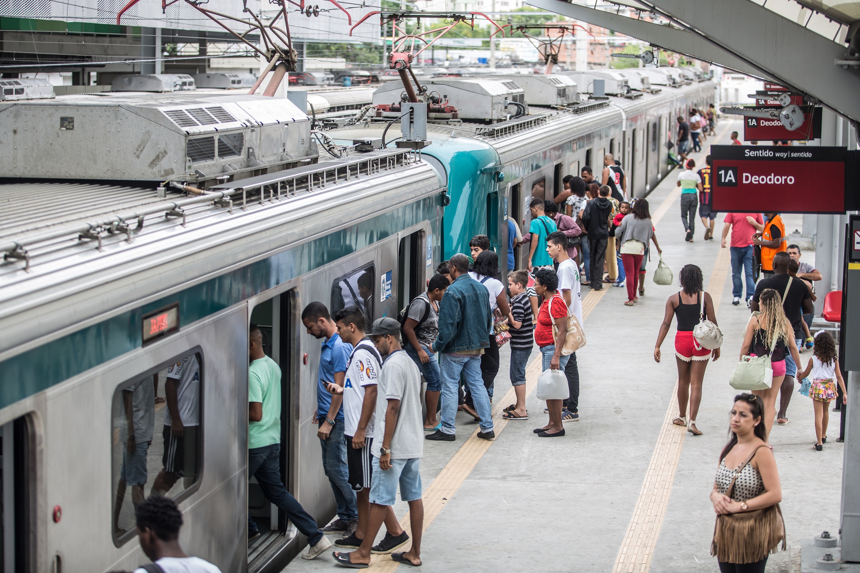 Resultado de imagem para trem supervia deodoro